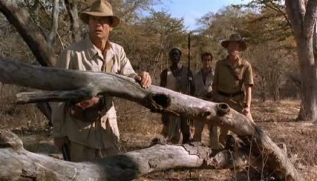 Cazador blanco corazon negro (4)