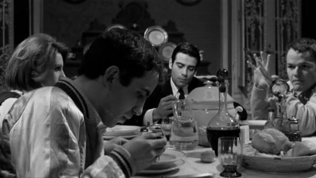 Las manos en los bolsillos (2)